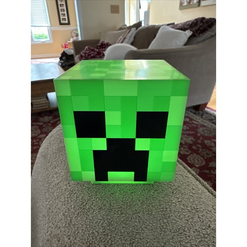 Minecraft 3.5" x 4.5" Creeper Light Push With Sound Night Light (Lexi)